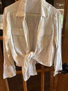 By Together Cream Tie-Front Long Sleeve Crop Shirt
